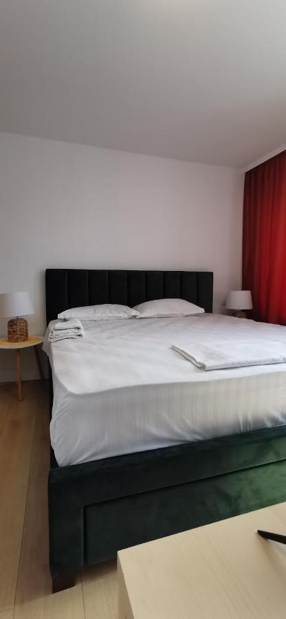Hypnotique Hotel นาโวดาริ ภายนอก รูปภาพ