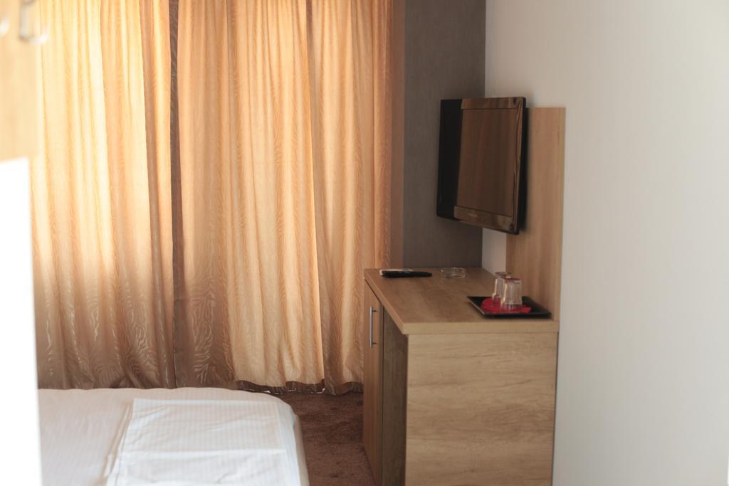 Hypnotique Hotel นาโวดาริ ภายนอก รูปภาพ