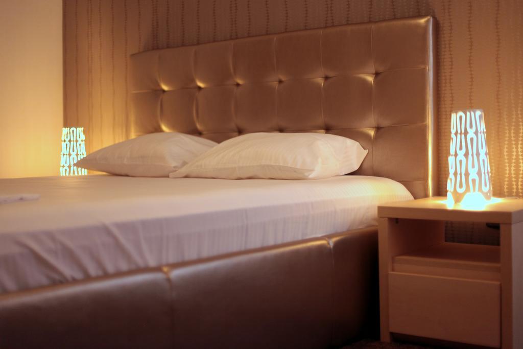 Hypnotique Hotel นาโวดาริ ภายนอก รูปภาพ