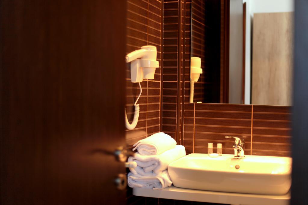 Hypnotique Hotel นาโวดาริ ภายนอก รูปภาพ