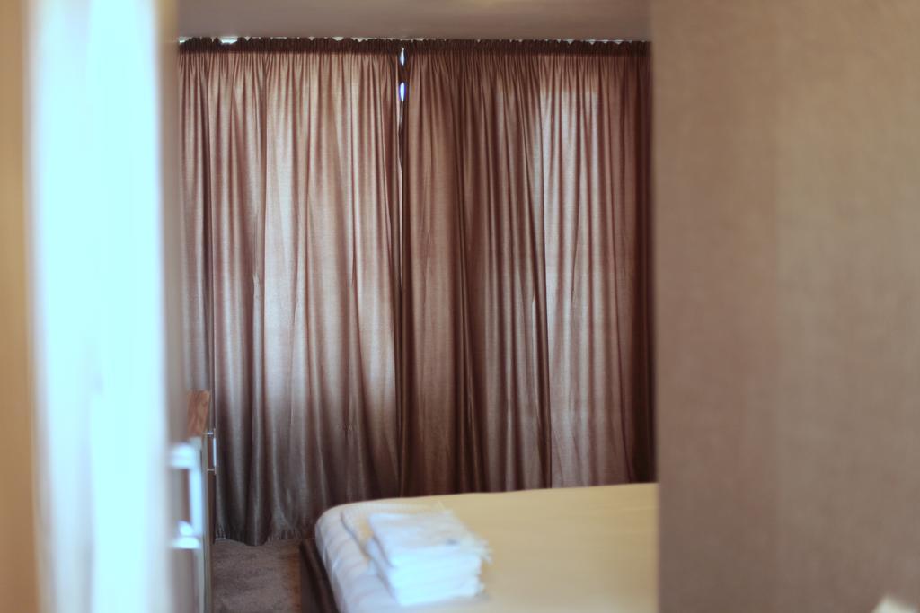 Hypnotique Hotel นาโวดาริ ภายนอก รูปภาพ