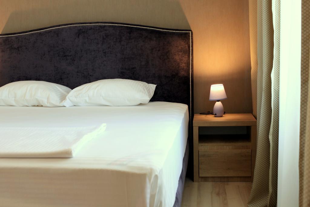 Hypnotique Hotel นาโวดาริ ภายนอก รูปภาพ